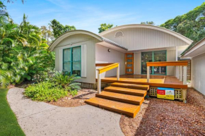 7 Belle Court - Rainbow Shores, Huge Beach House, Ducted Air Con, Pets Welcome